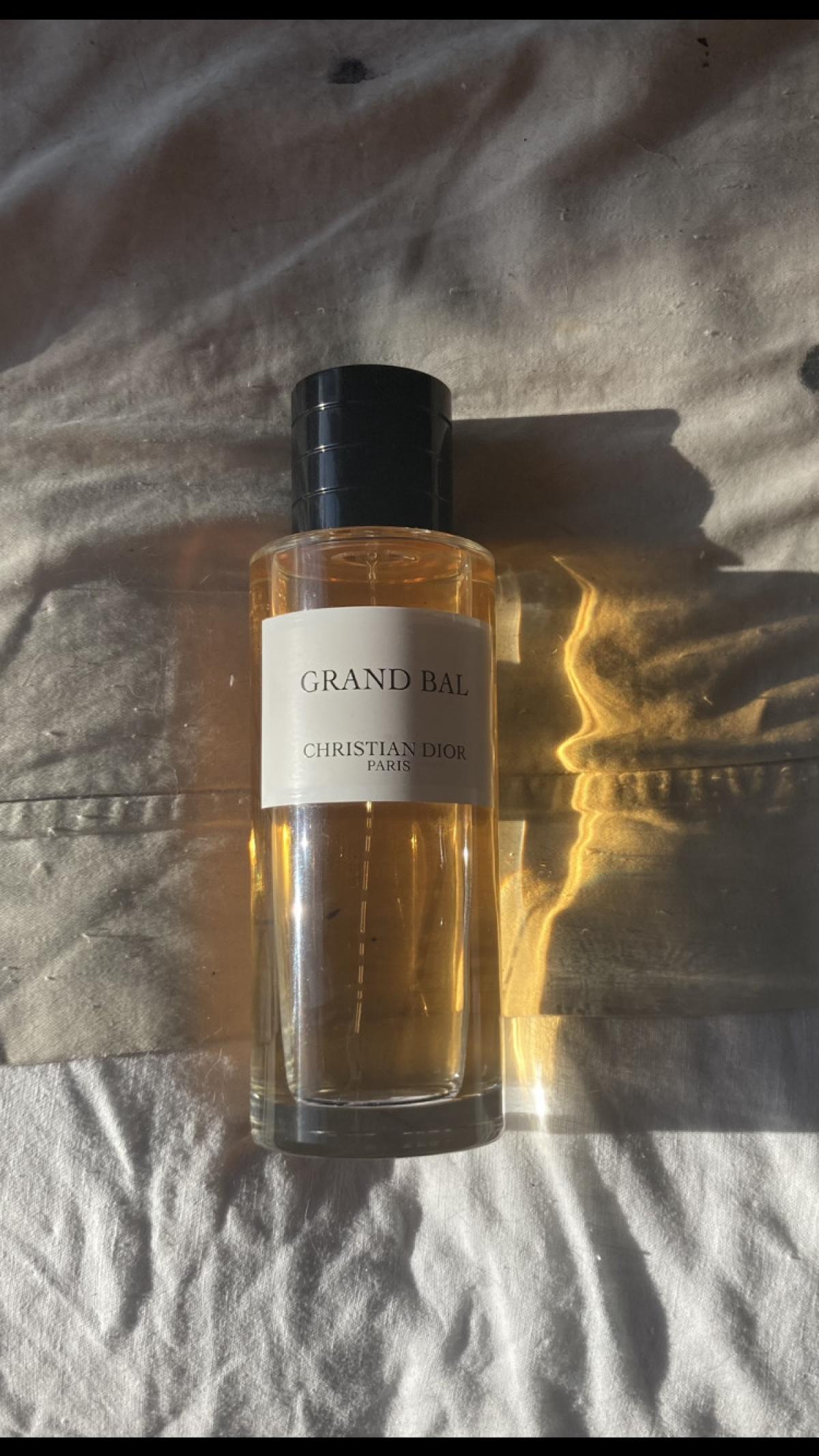 عطر ادکلن دیور گراند بال دیور - Dior Grand Bal Dior - بررسی، قیمت و خرید