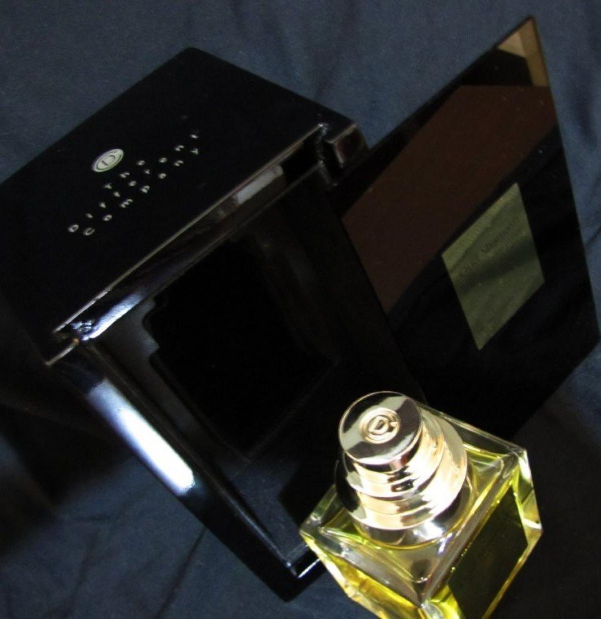 عطر ادکلن عود شَماش د دیفرنت کامپنی - Oud Shamash The Different Company - بررسی، قیمت و خرید