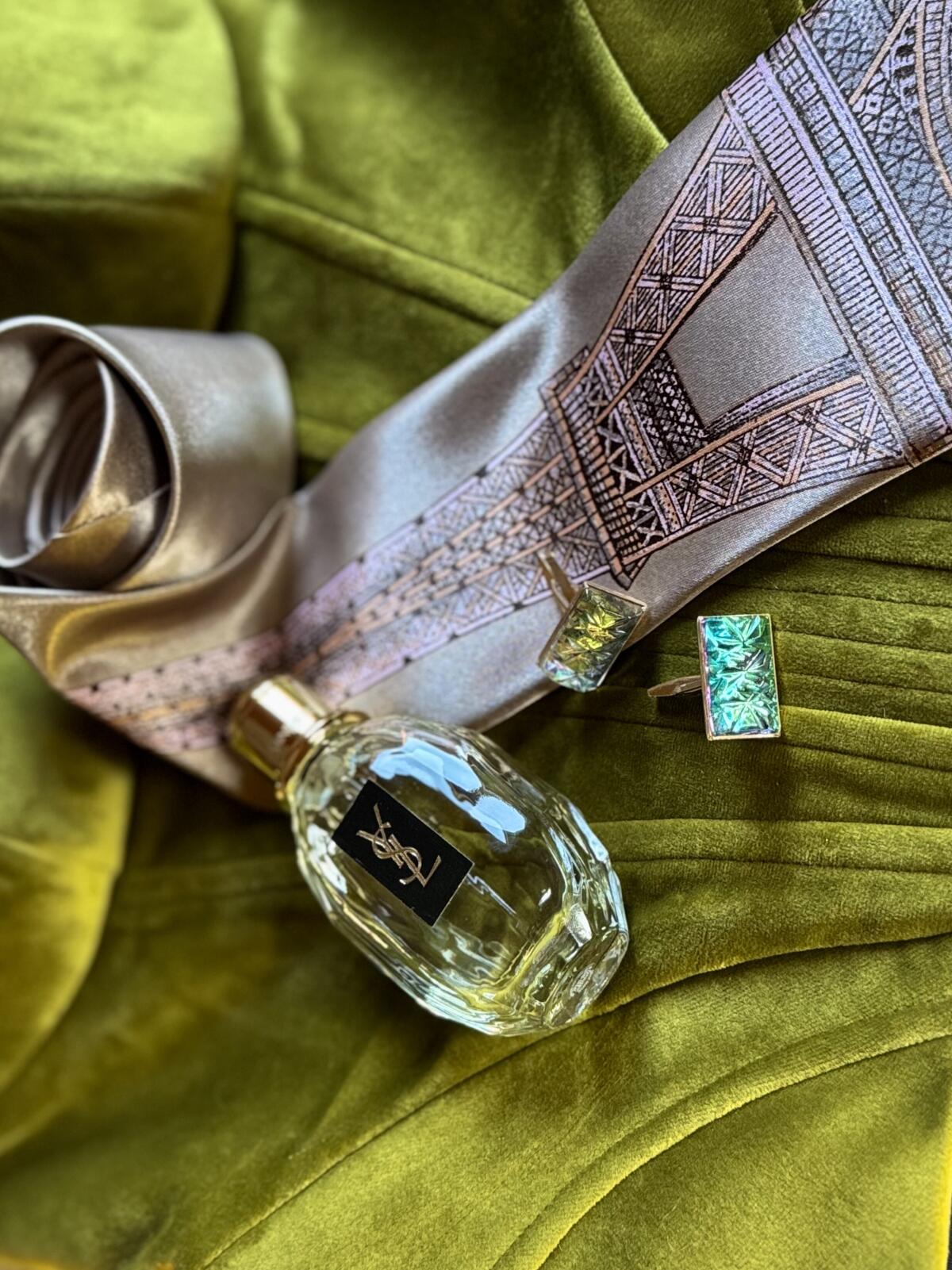 عطر ادکلن پاریسیِن ایو سن لوران - Parisienne Yves Saint Laurent - بررسی، قیمت و خرید