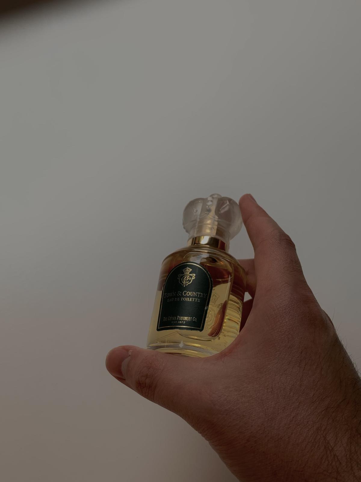 عطر ادکلن تاون اند کانتری د کرَون پرفیومری کو - Town & Country The Crown Perfumery Co. - بررسی، قیمت و خرید