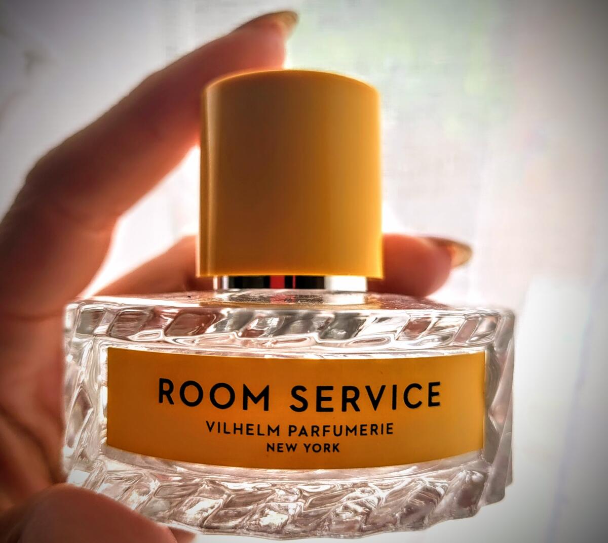 عطر ادکلن روم سرویس ویلهلم پرفیومری - Room Service Vilhelm Parfumerie - بررسی، قیمت و خرید