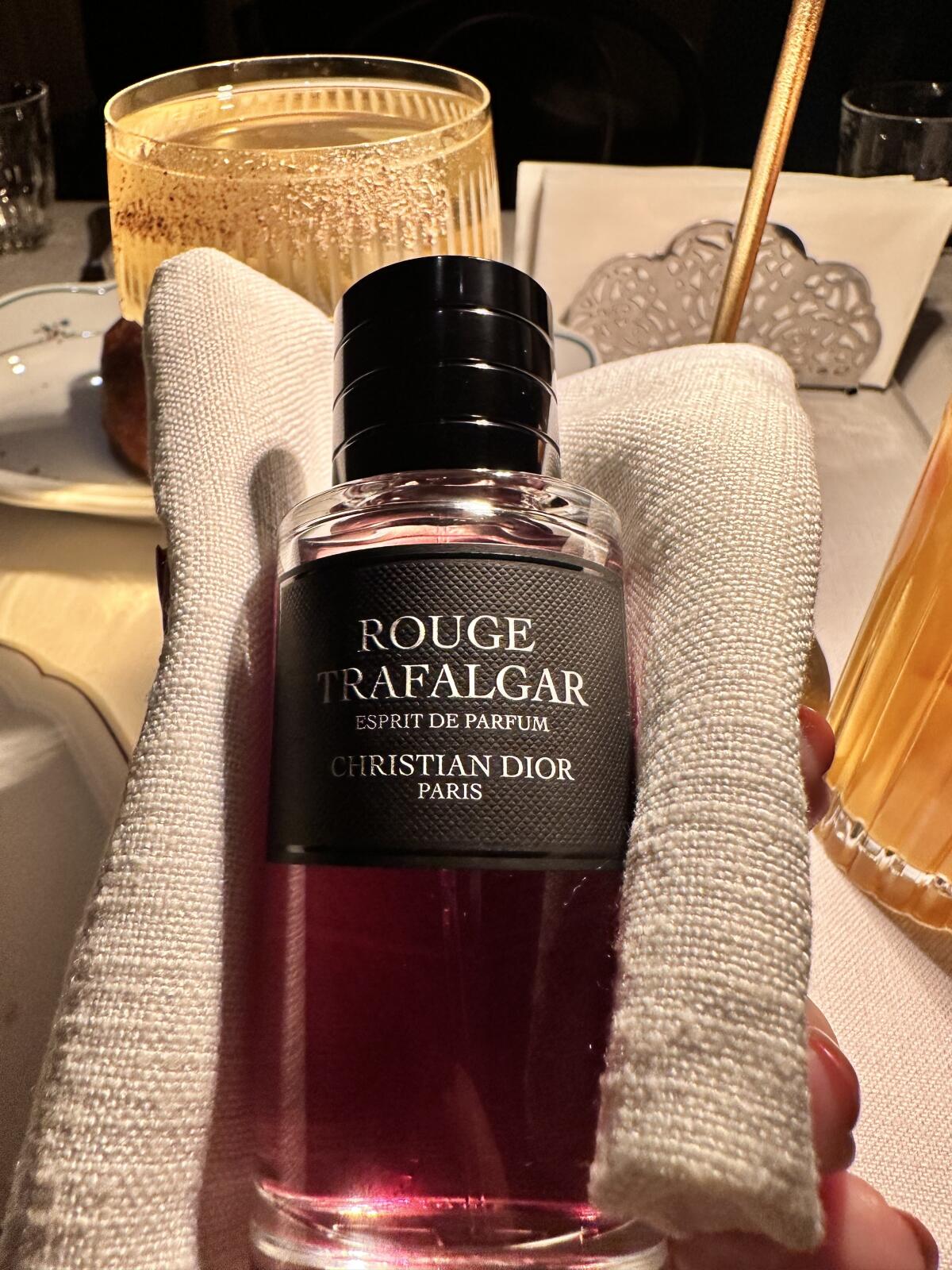 عطر ادکلن روژ ترافالگار اسپریت د پرفیوم دیور - Rouge Trafalgar Esprit De Parfum Dior - بررسی، قیمت و خرید