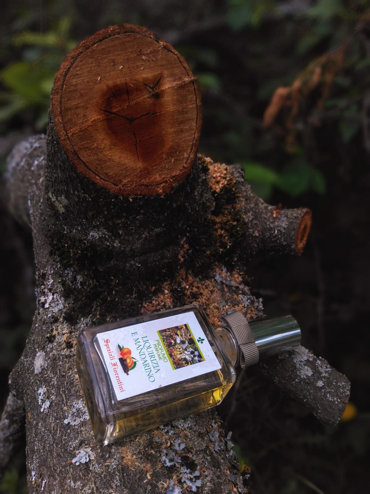 عطر ادکلن لیکوریزیا ئه ماندارینو دِرب - Liquirizia e Mandarino Derbe - بررسی، قیمت و خرید