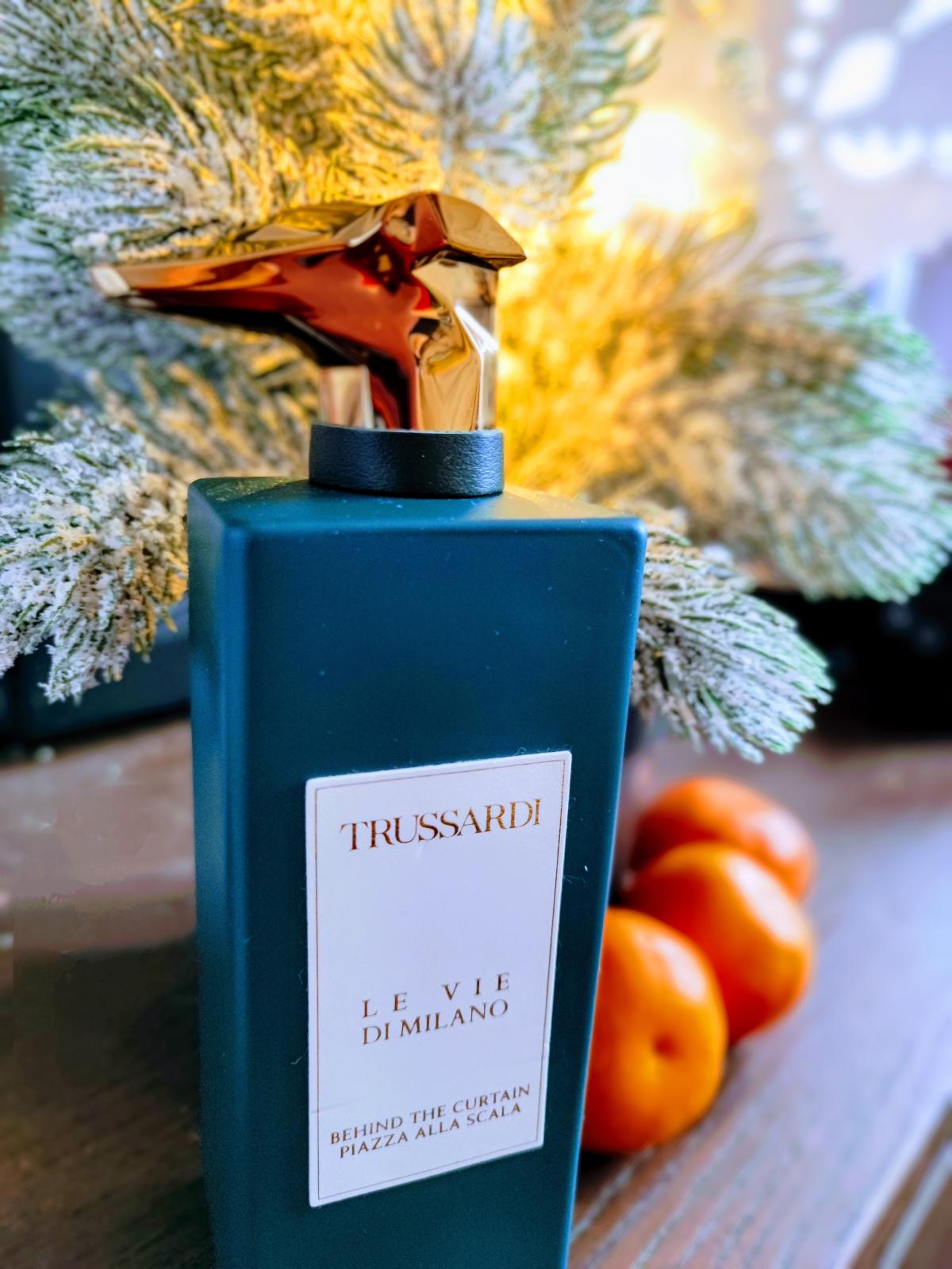 عطر ادکلن بِهایند دِ کِرتِن پیاتزا الا اسکالا تروساردی - Behind The Curtain Piazza Alla Scala Trussardi - بررسی، قیمت و خرید
