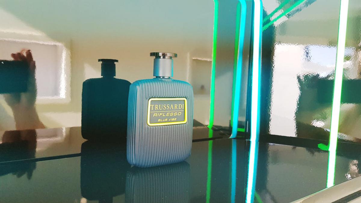 عطر ادکلن ریفلسو بلو ویب تروساردی - Riflesso Blue Vibe Trussardi - بررسی، قیمت و خرید