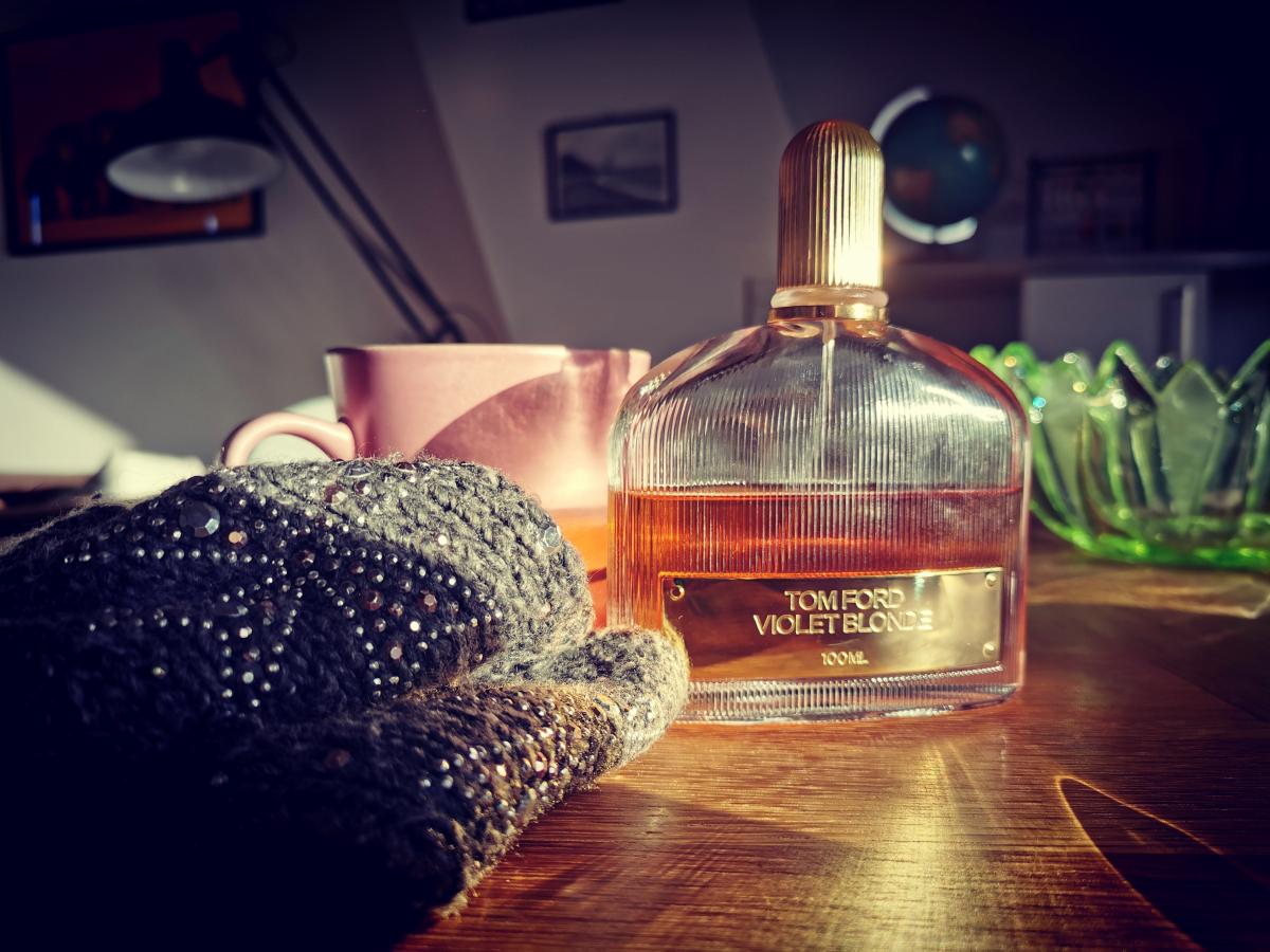 عطر ادکلن وایولت بلوند تام فورد - Violet Blonde Tom Ford - بررسی، قیمت و خرید