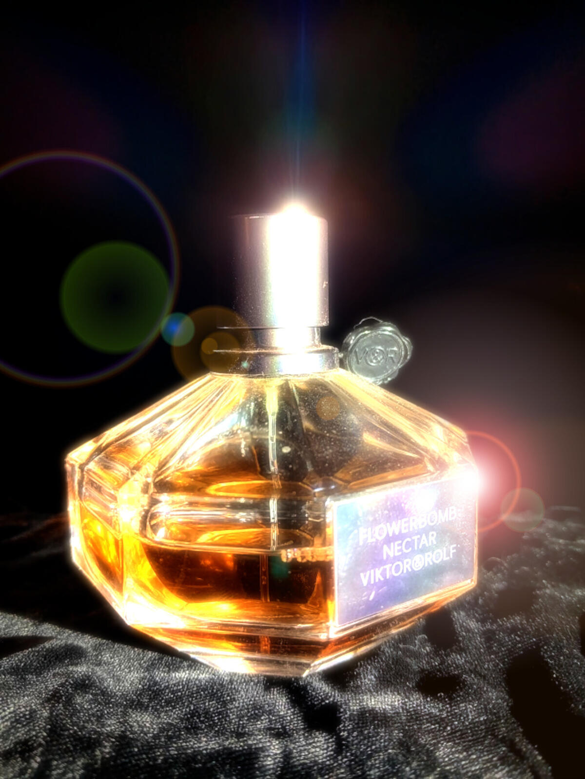 عطر ادکلن فلاوربامب نکتار ویکتور اند رولف - Flowerbomb Nectar Viktor&Rolf - بررسی، قیمت و خرید