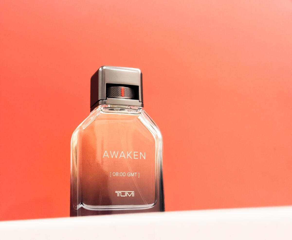عطر ادکلن آویکن تومی - Awaken TUMI - بررسی، قیمت و خرید
