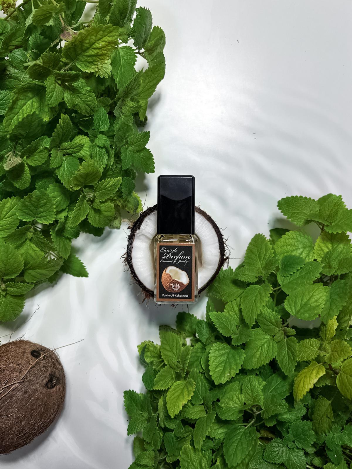عطر ادکلن پچولی کوکونت جانکی تویفلز کوچه - Patchouli Coconut Junky Teufels Kuche - بررسی، قیمت و خرید