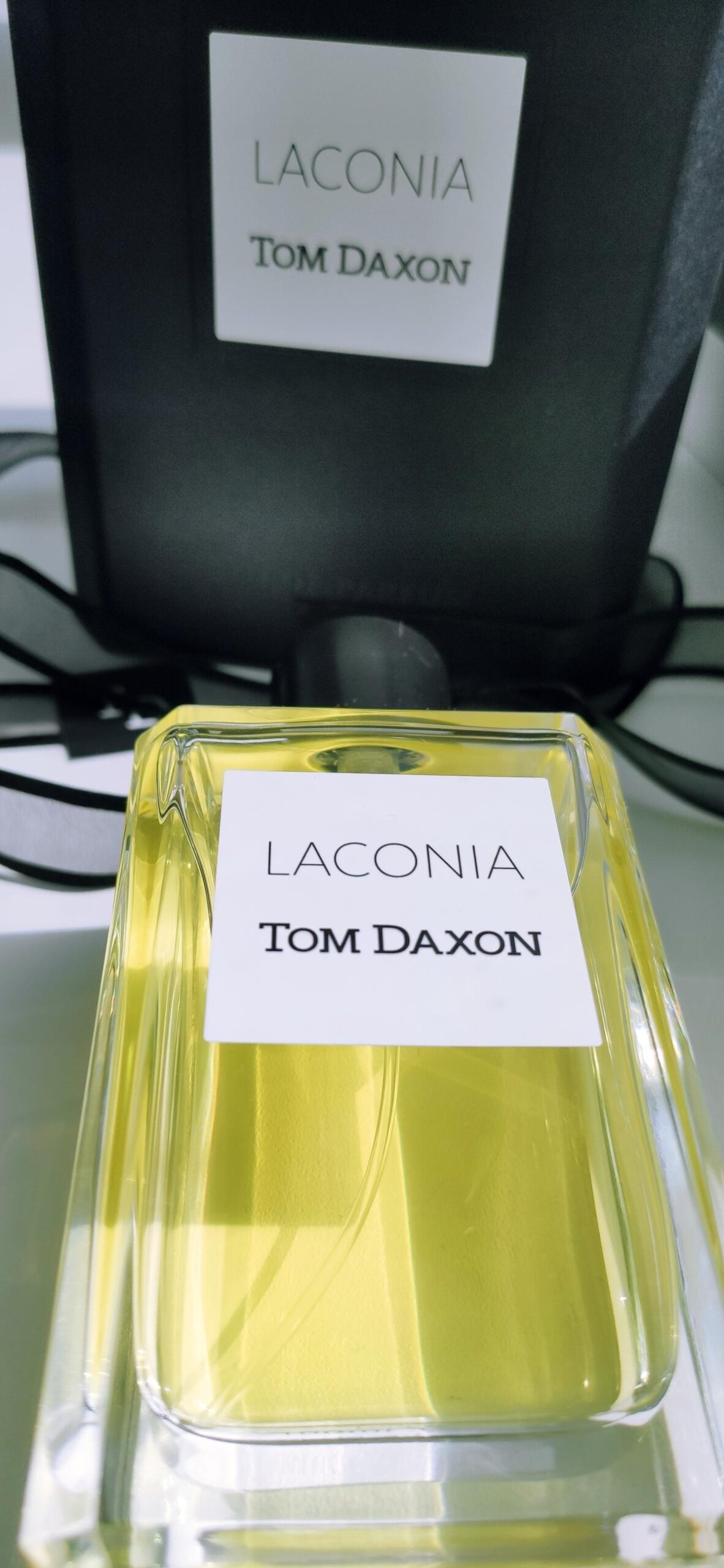 عطر ادکلن لاکونیا تام داکسون - Laconia Tom Daxon - بررسی، قیمت و خرید