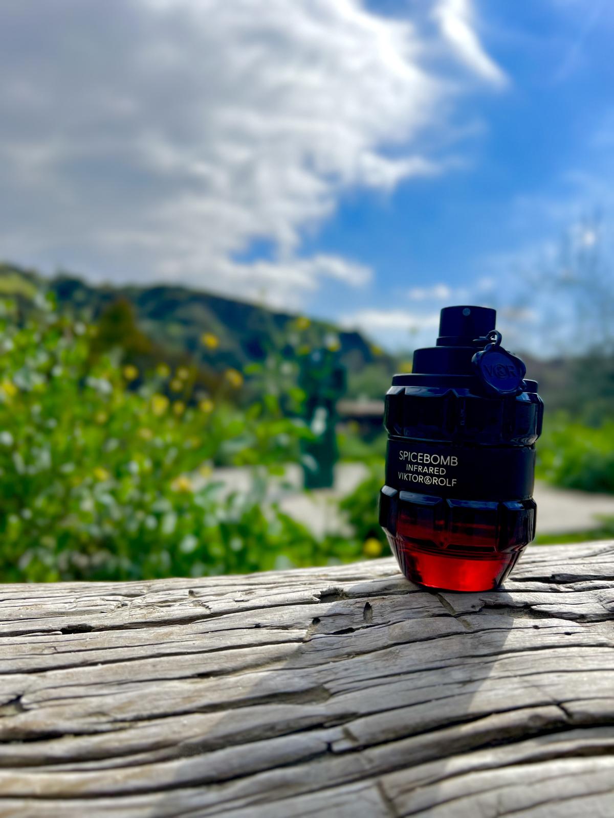 عطر ادکلن سپایسبامب اینفرارد ویکتور اند رالف - Spicebomb Infrared Viktor&Rolf - بررسی، قیمت و خرید