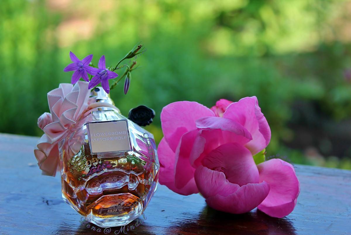 عطر ادکلن فلاوربامب کریسمس ۲۰۱۲ ادیشن ویکتور و رالف - Flowerbomb Christmas 2012 Edition Viktor&Rolf - بررسی، قیمت و خرید