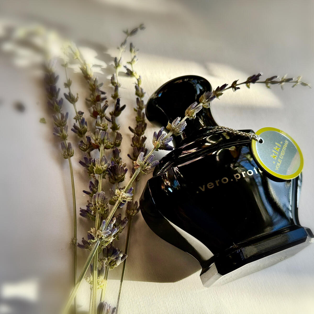 عطر ادکلن کی‌کی ویل دکستره ویرو پروفومو - Kiki Voile d'Extrait Vero Profumo - بررسی، قیمت و خرید