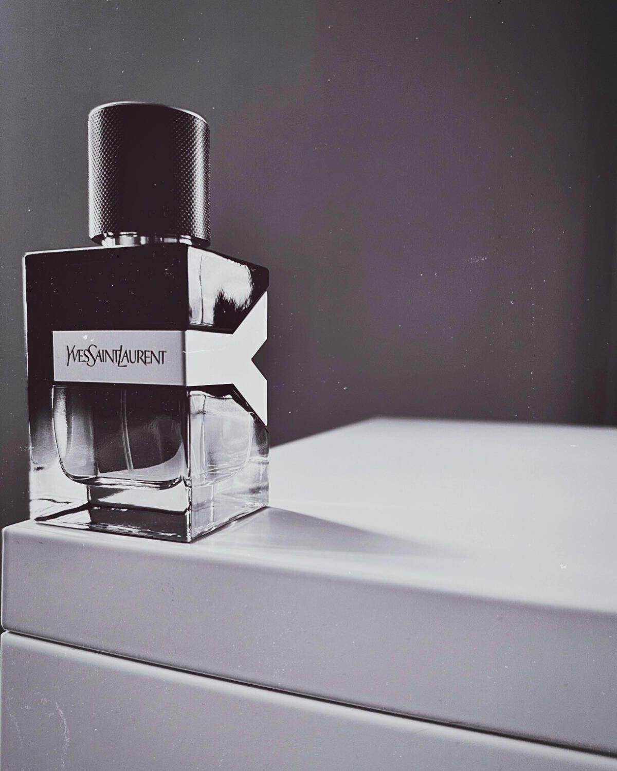 عطر ادکلن وای او دو پرفیوم ایو سن لورن - Y Eau de Parfum Yves Saint Laurent - بررسی، قیمت و خرید