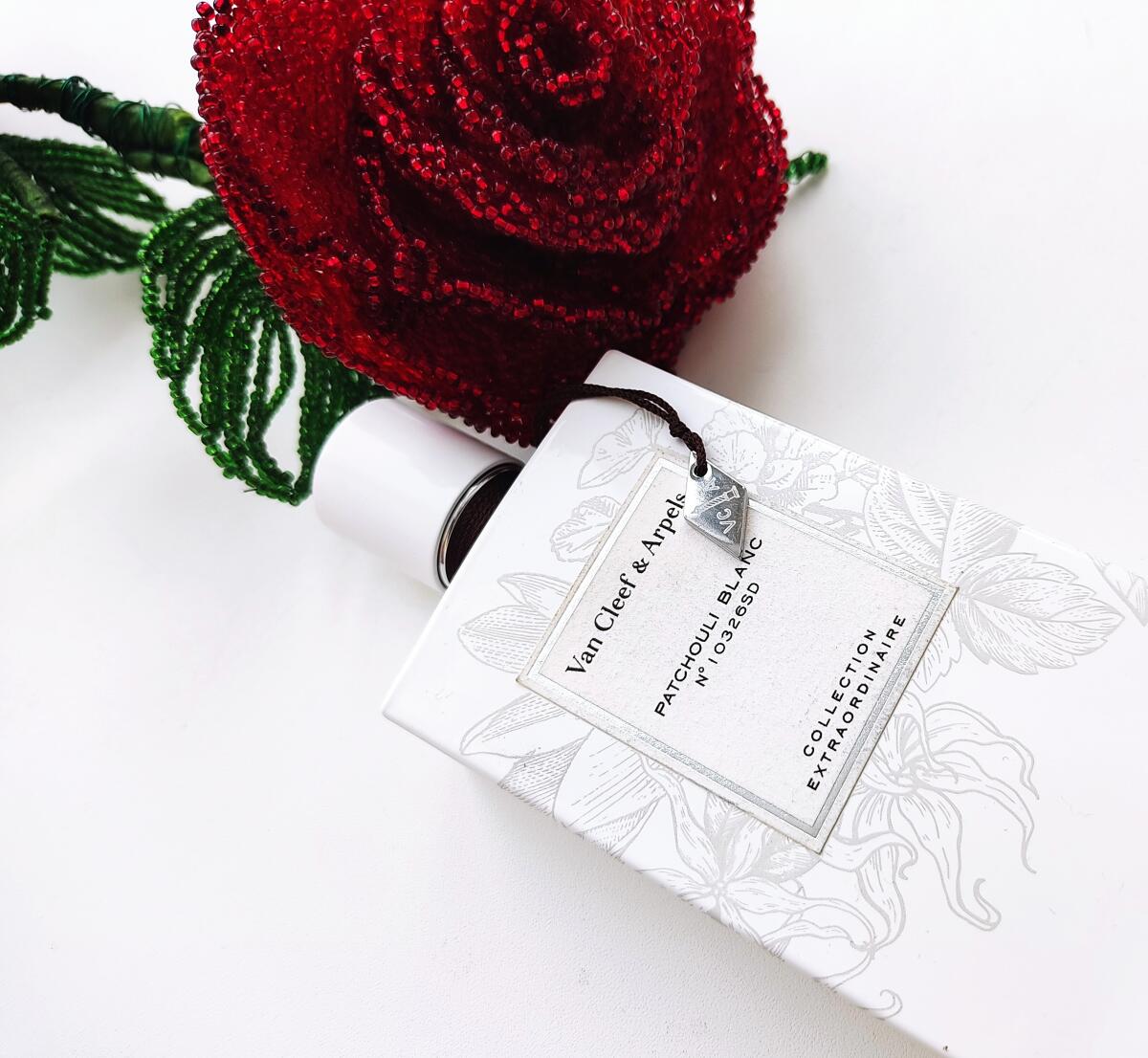عطر ادکلن پچولی بلانک ون کلیف اند آرپلز - Patchouli Blanc Van Cleef & Arpels - بررسی، قیمت و خرید