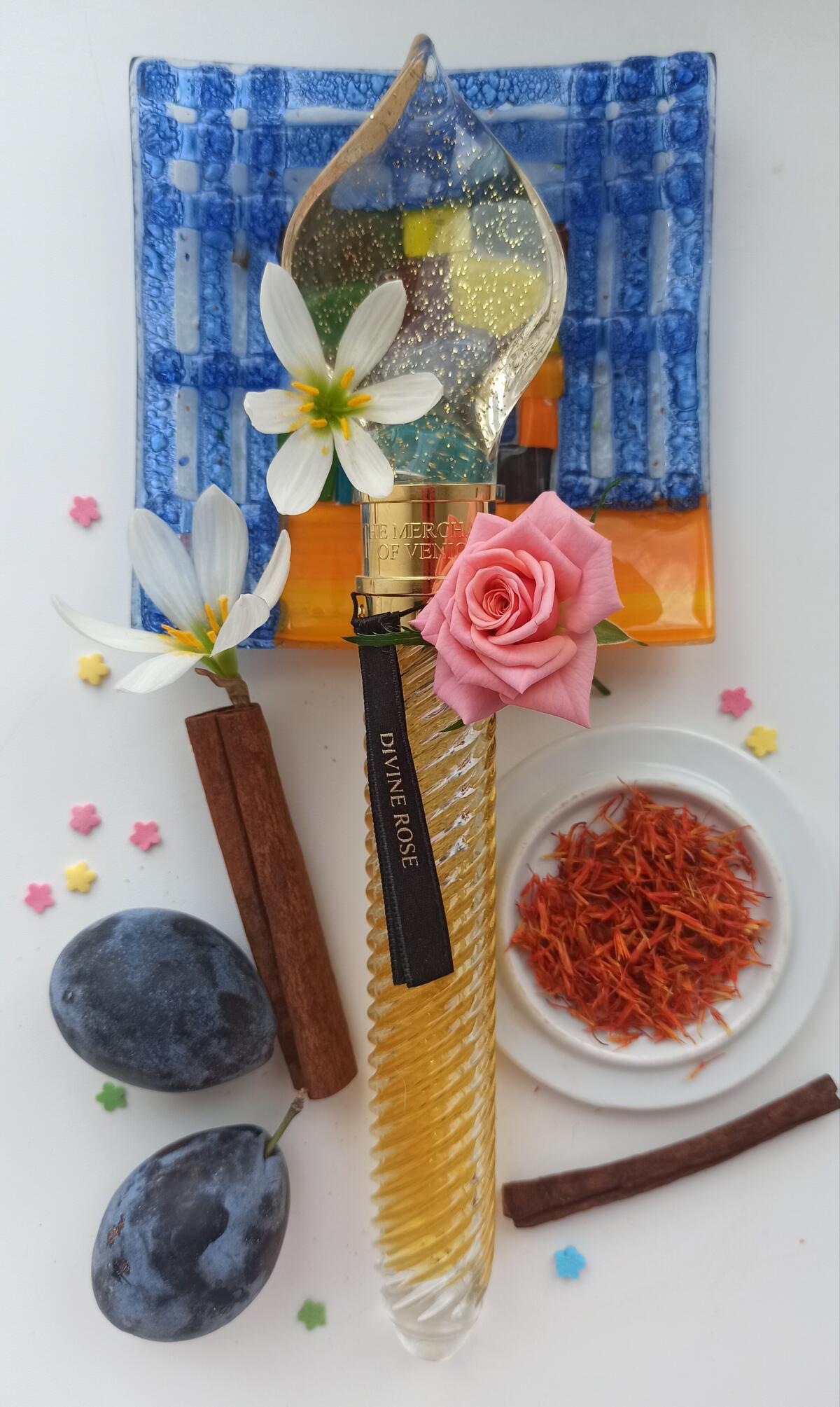 عطر ادکلن دی‌واین رز ده مرچنت آو ونیز - Divine Rose The Merchant of Venice - بررسی، قیمت و خرید
