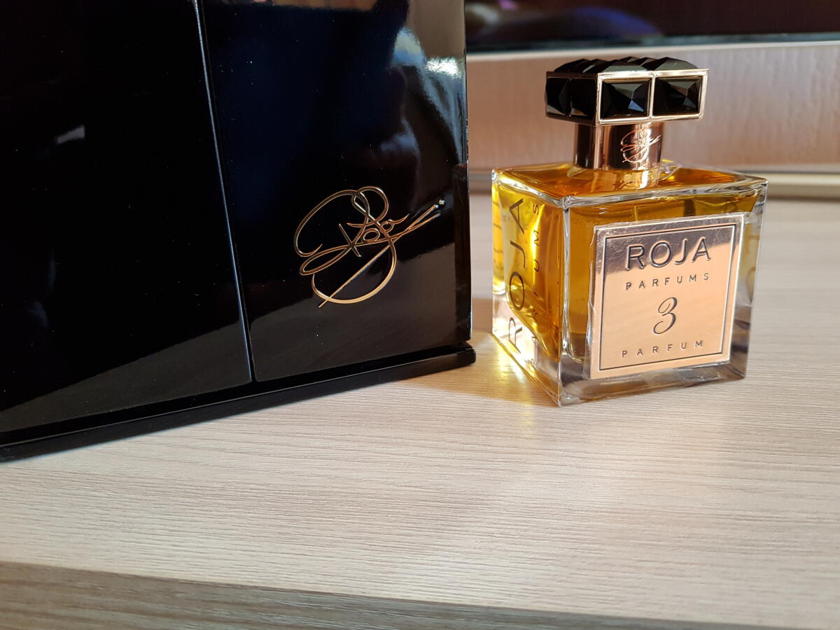 عطر ادکلن پرفیوم د لا نویت نامبر تری روجا داو - Parfum De La Nuit No 3 Roja Dove - بررسی، قیمت و خرید