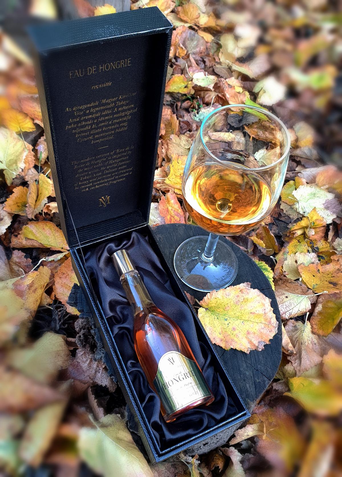 عطر ادکلن اُ د هونگری ویکتوریا مینیا - Eau de Hongrie Viktoria Minya - بررسی، قیمت و خرید