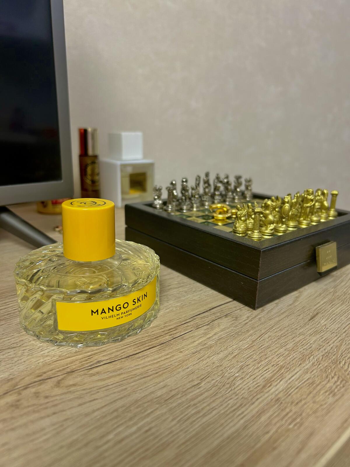 عطر ادکلن منگو اسکین ویلهلم پارفومری - Mango Skin Vilhelm Parfumerie - بررسی، قیمت و خرید