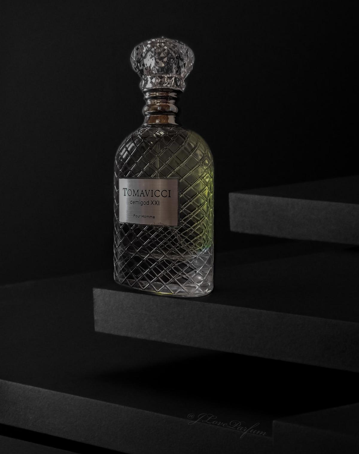 عطر ادکلن دمی‌گاد بیست و یک تاماویچی - Demigod XXI Tomavicci - بررسی، قیمت و خرید