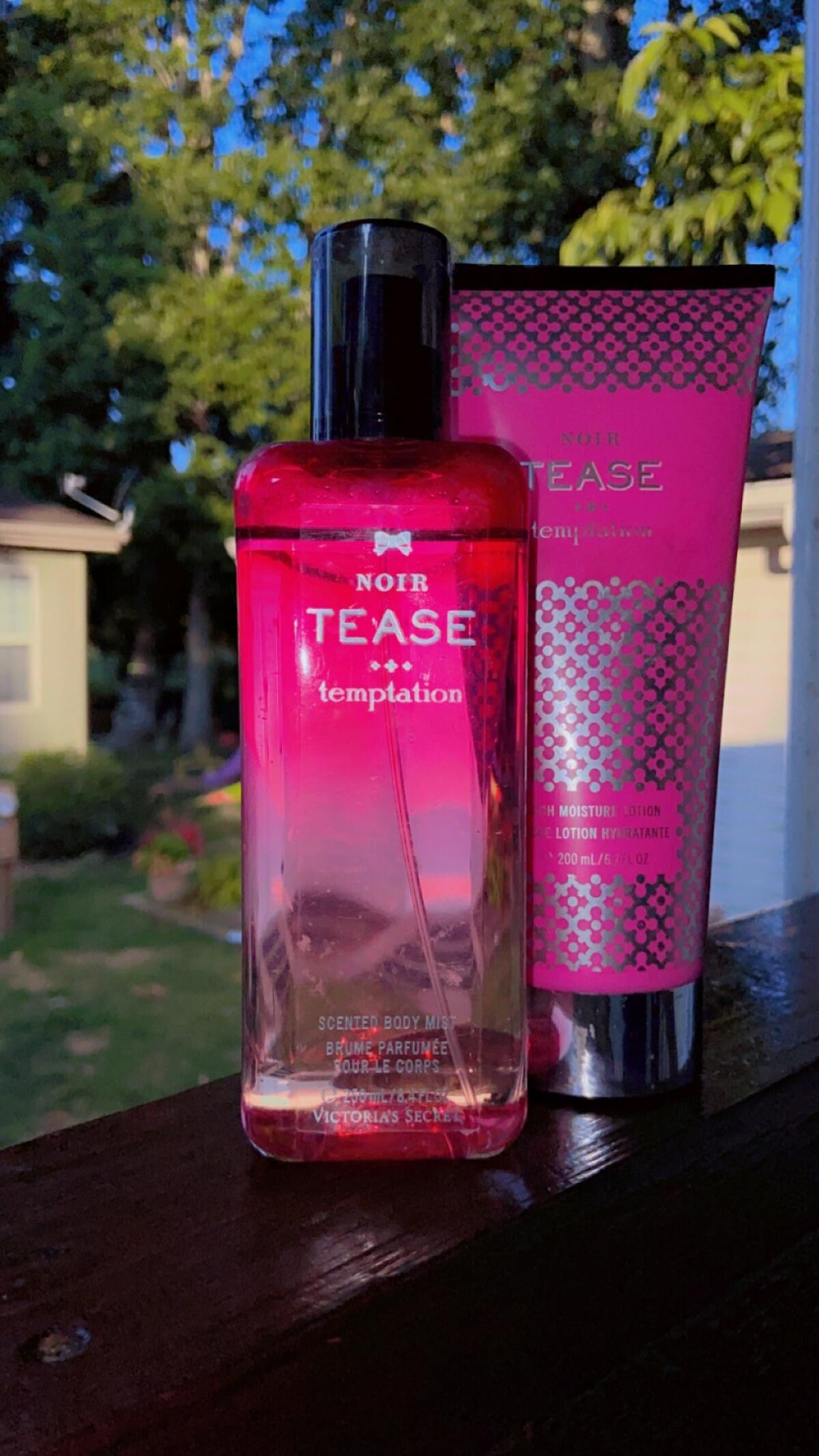 عطر ادکلن سکسی لیتل تینگز نویر تییز تمپتیشن ویکتوریا سیکرت - Sexy Little Things Noir Tease Temptation Victoria's Secret - بررسی، قیمت و خرید