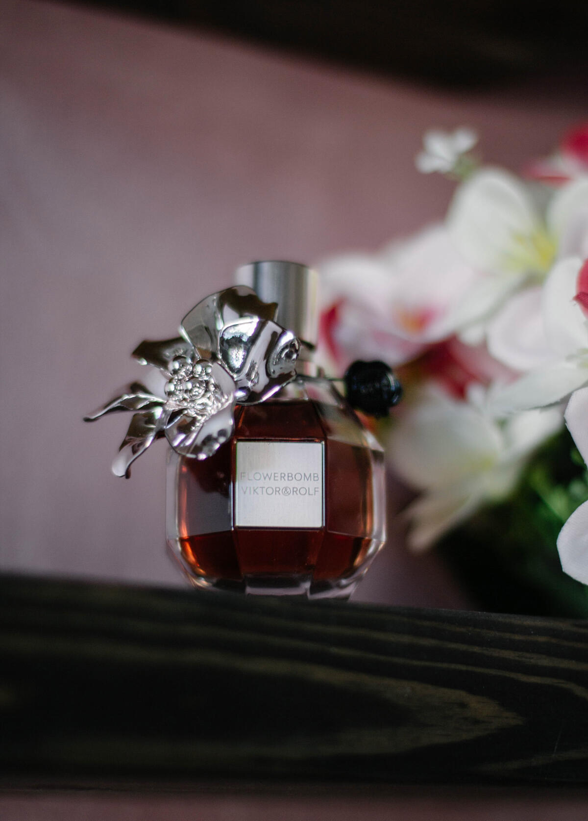 عطر ادکلن فلاوربامب هالیدی ادیشن ۲۰۱۷ ویکتور اند رالف - Flowerbomb Holiday Edition 2017 Viktor&Rolf - بررسی، قیمت و خرید
