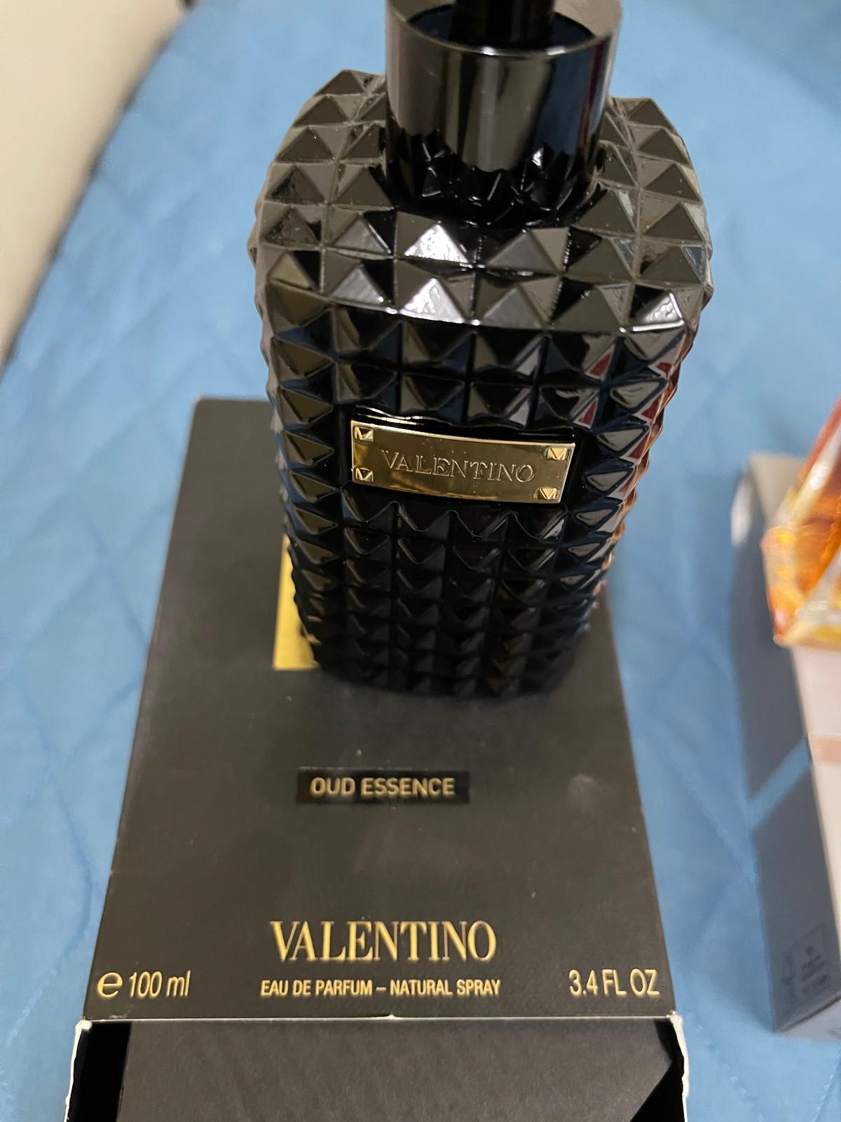 عطر ادکلن والنتینو نویر ابسولو عود اسنس والنتینو - Valentino Noir Absolu Oud Essence Valentino - بررسی، قیمت و خرید
