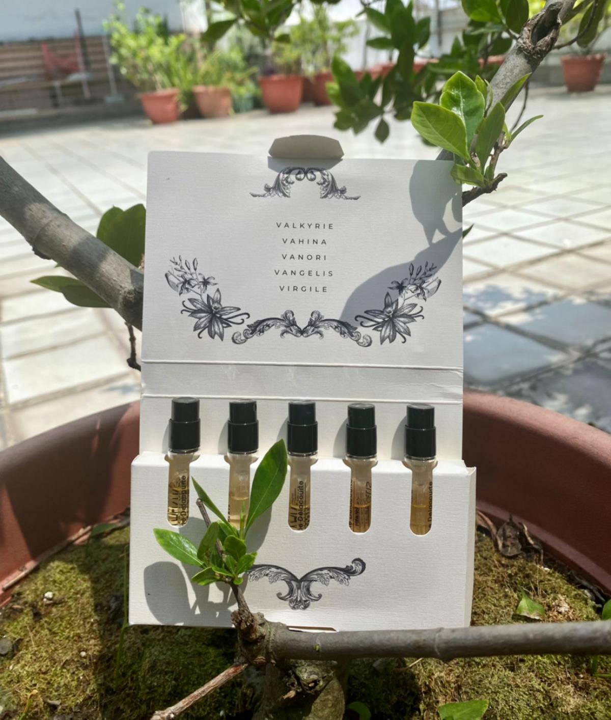 عطر ادکلن ویرژیل سیلوین دلاکورت - Virgile Sylvaine Delacourte - بررسی، قیمت و خرید