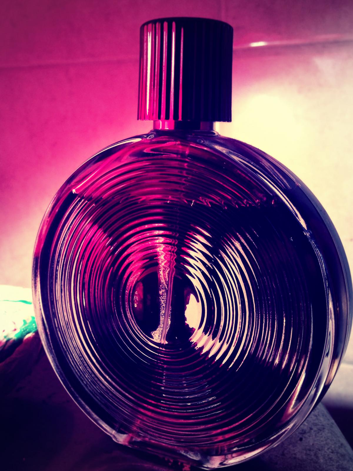 عطر ادکلن لاد فور هیم تامی هیلفیگر - Loud for Him Tommy Hilfiger - بررسی، قیمت و خرید