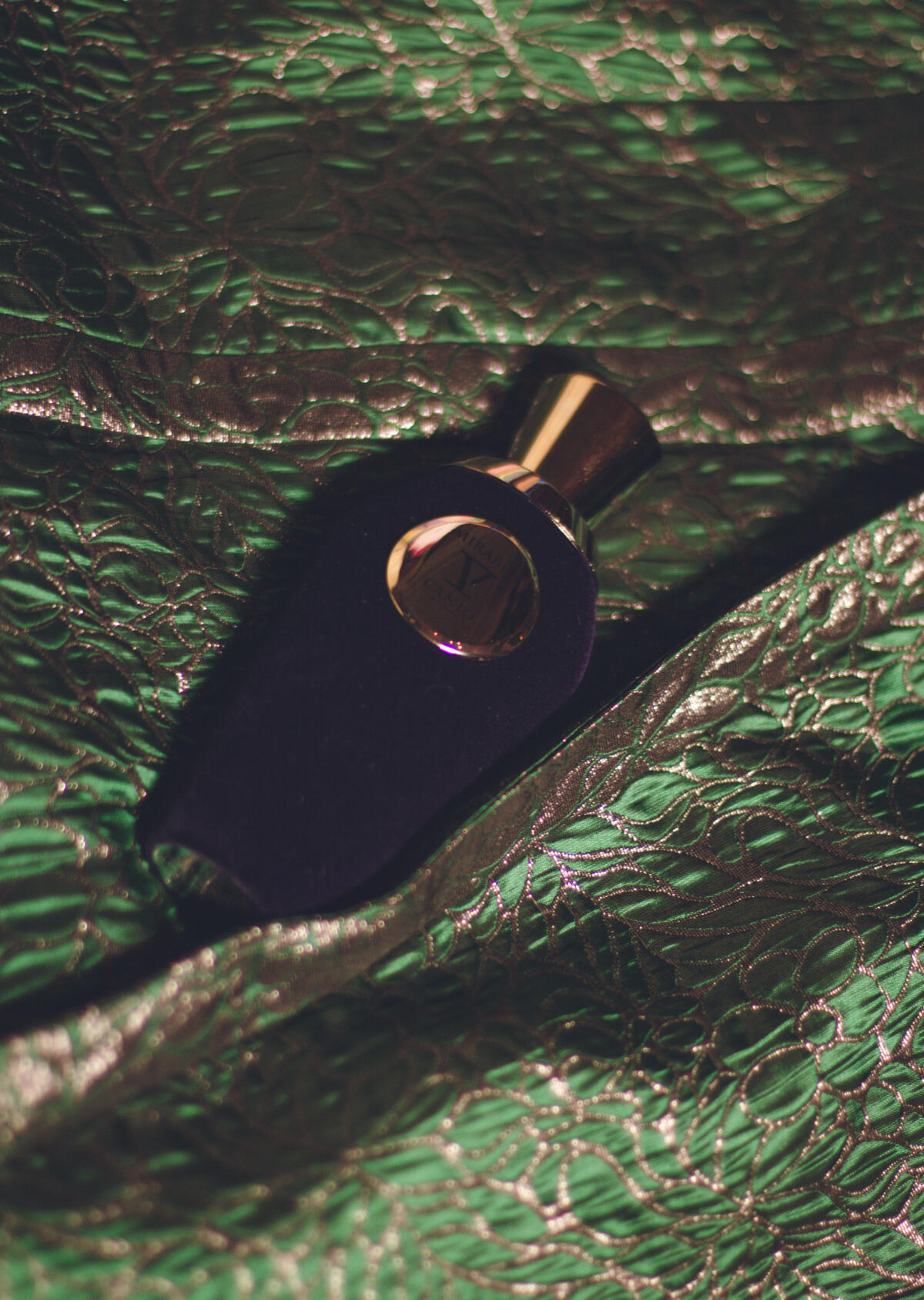 عطر ادکلن میرا‌بیل وی کانتو - Mirabile V Canto - بررسی، قیمت و خرید