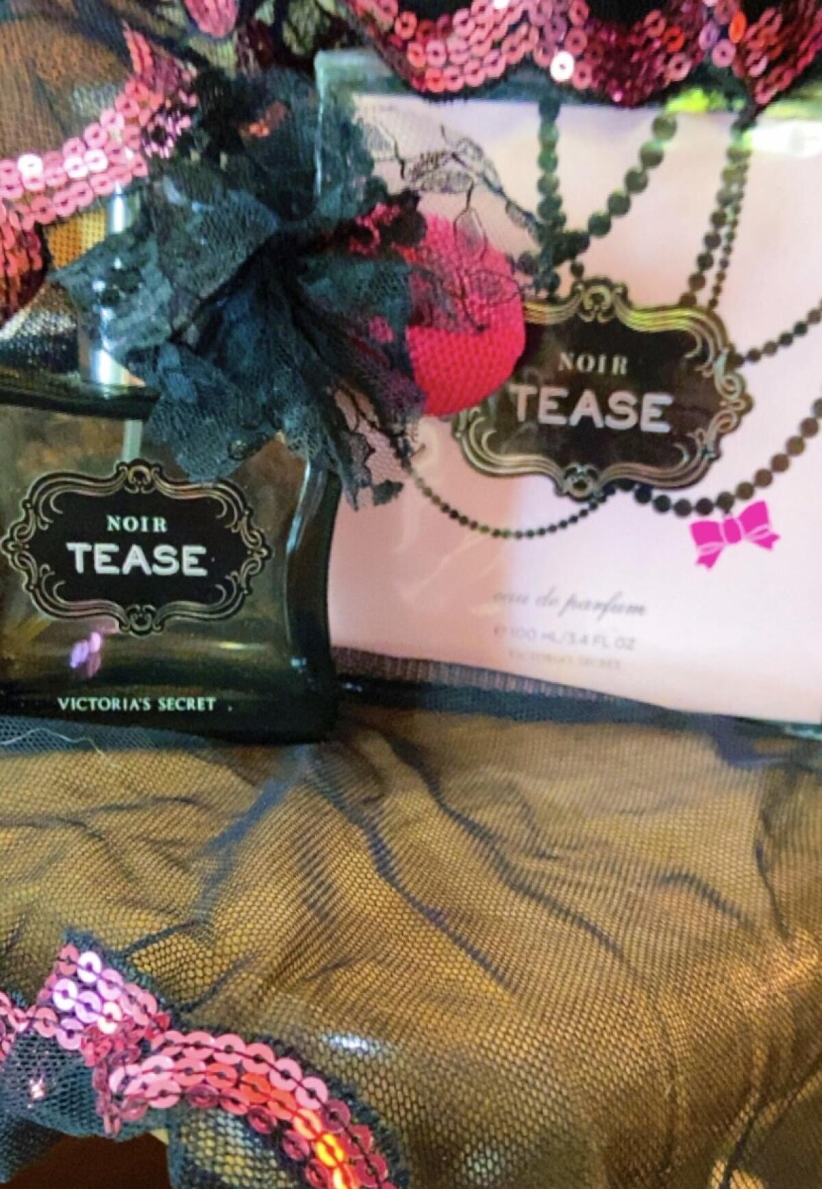 عطر ادکلن س.کسی لیتل تینگز نویر تیز ویکتوریا سیکرت - Se.xy Little Things Noir Tease Victoria's Secret - بررسی، قیمت و خرید