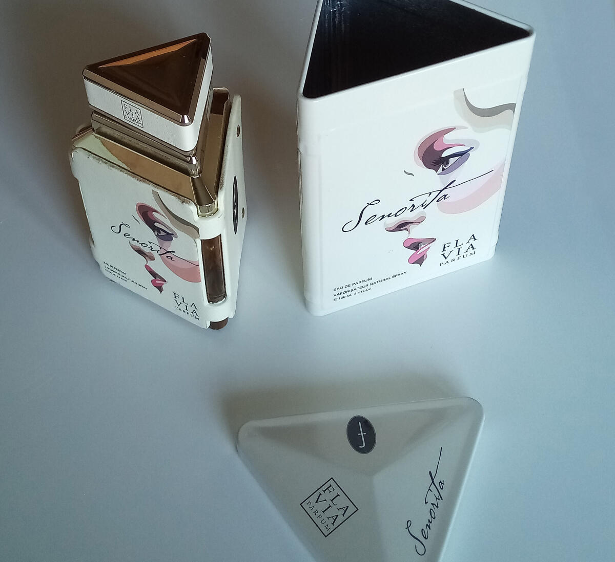 عطر ادکلن سنوریتا پور فم فلاویا - Senorita Pour Femme Flavia - بررسی، قیمت و خرید