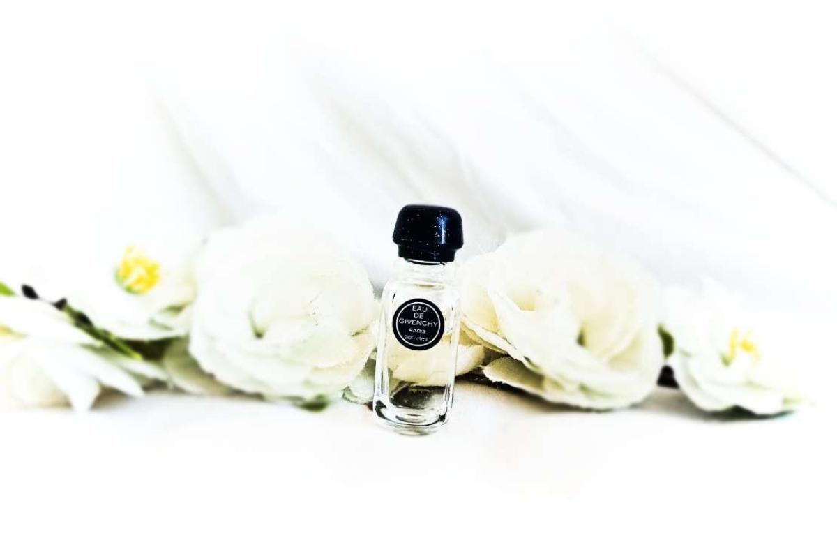 عطر ادکلن او دو ژیوانشی ژیوانشی - Eau de Givenchy Givenchy - بررسی، قیمت و خرید