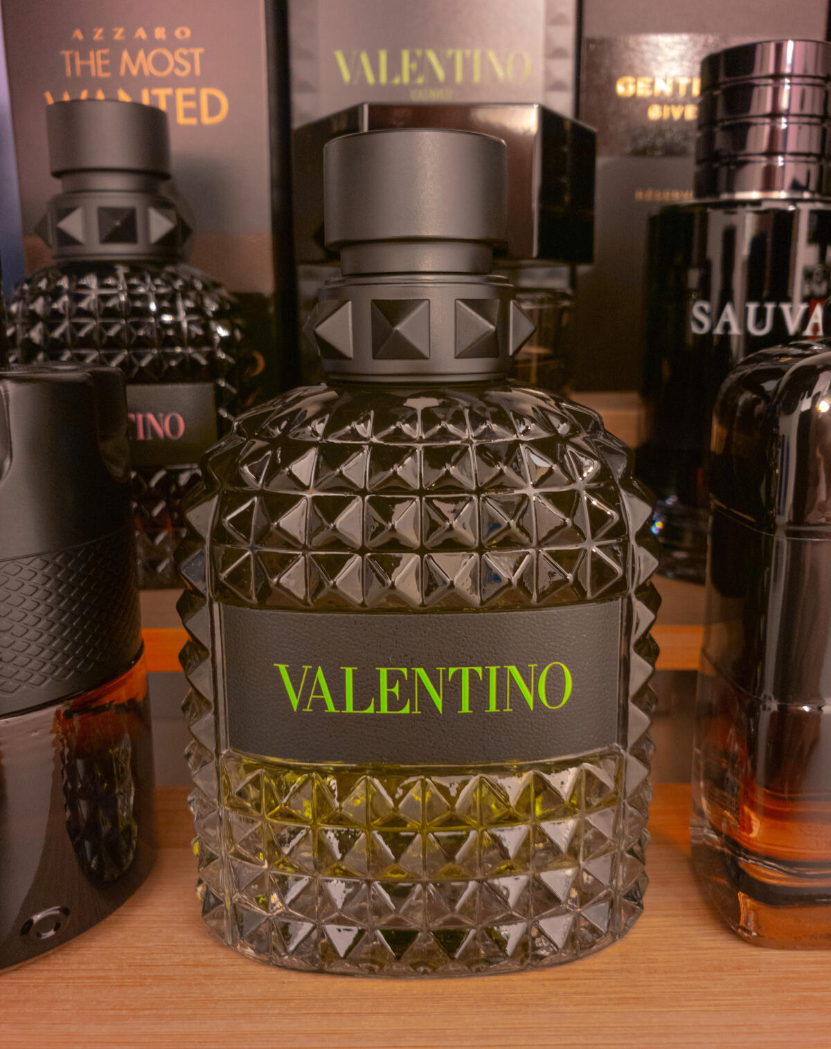 عطر ادکلن والنتینو اومو بورن این روما گرین استراواگانزا والنتینو - Valentino Uomo Born in Roma Green Stravaganza Valentino - بررسی، قیمت و خرید