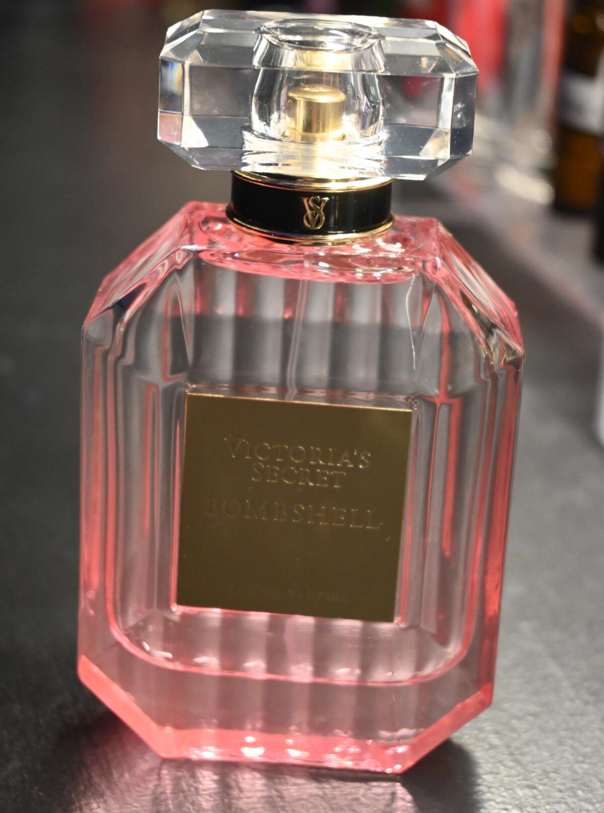 عطر ادکلن بامشل ویکتوریا سیکرت - Bombshell Victoria's Secret - بررسی، قیمت و خرید
