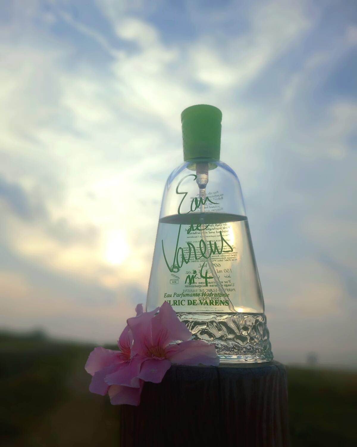 عطر ادکلن اُ دو وارِن نومِرو چهار اولریک دو وارنز - Eau de Varens N° 4 Ulric de Varens - بررسی، قیمت و خرید