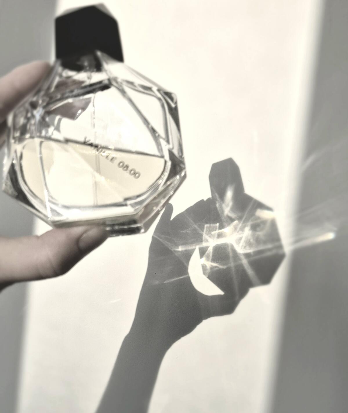 عطر ادکلن وانیل فرانچسکا دل اورو - Vanille 08:00 Francesca dell'Oro - بررسی، قیمت و خرید