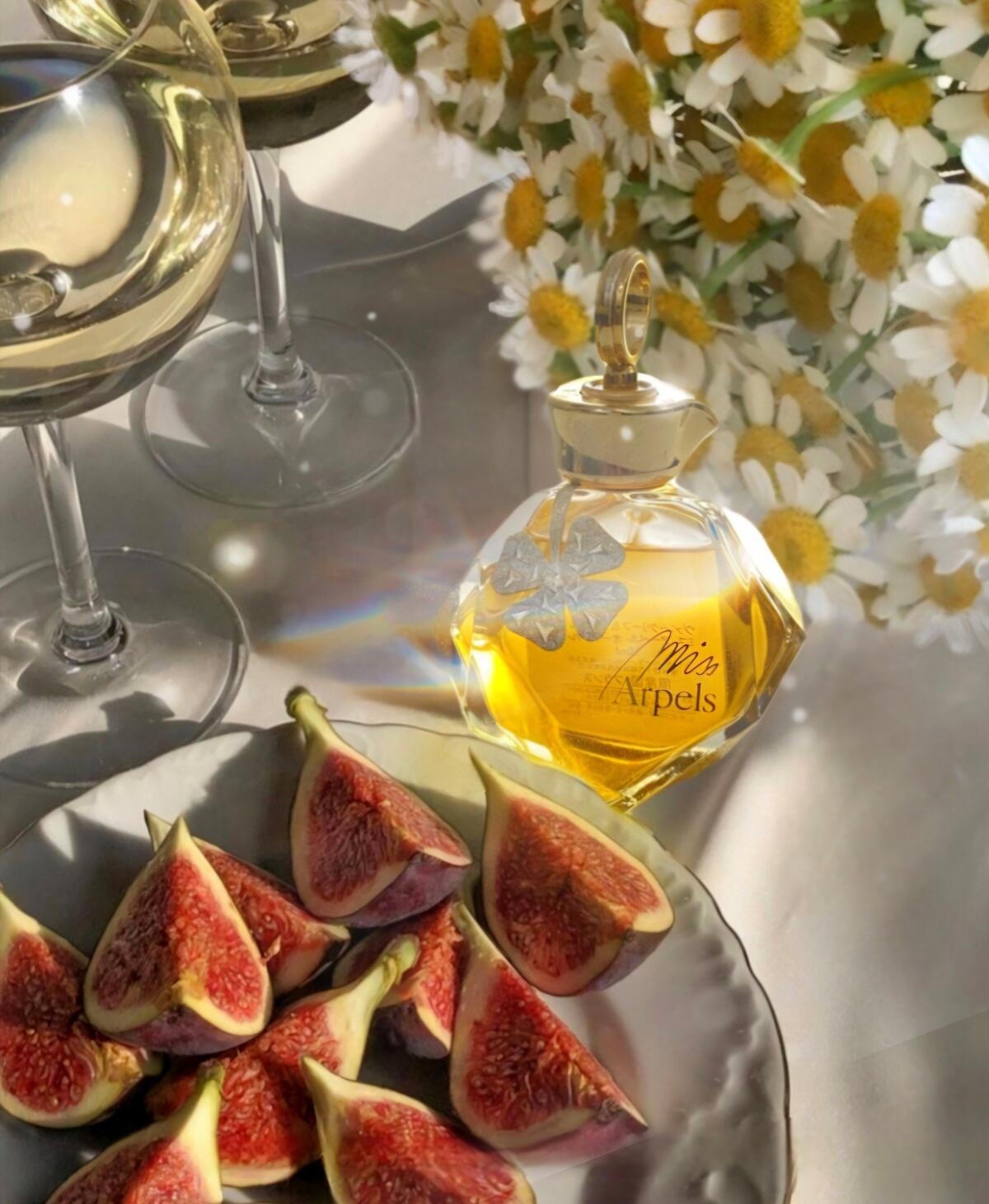 عطر ادکلن میس آرپلس ون کلیف اند آرپلز - Miss Arpels Van Cleef & Arpels - بررسی، قیمت و خرید