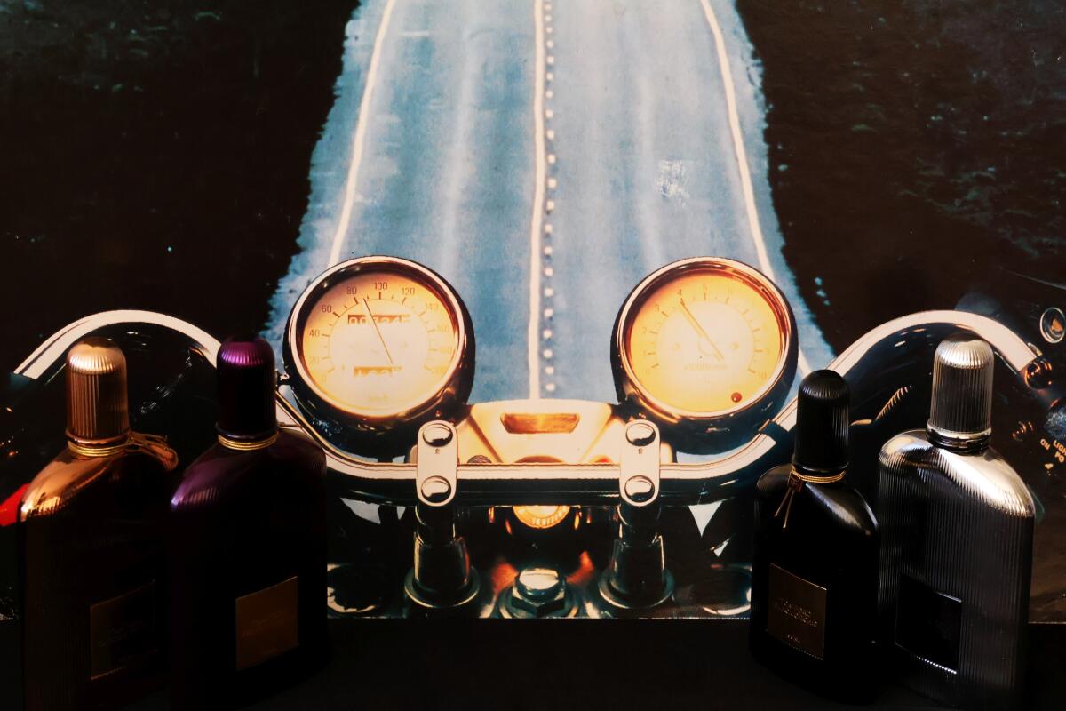 عطر ادکلن گری وتیور پارفوم تام فورد - Grey Vetiver Parfum Tom Ford - بررسی، قیمت و خرید