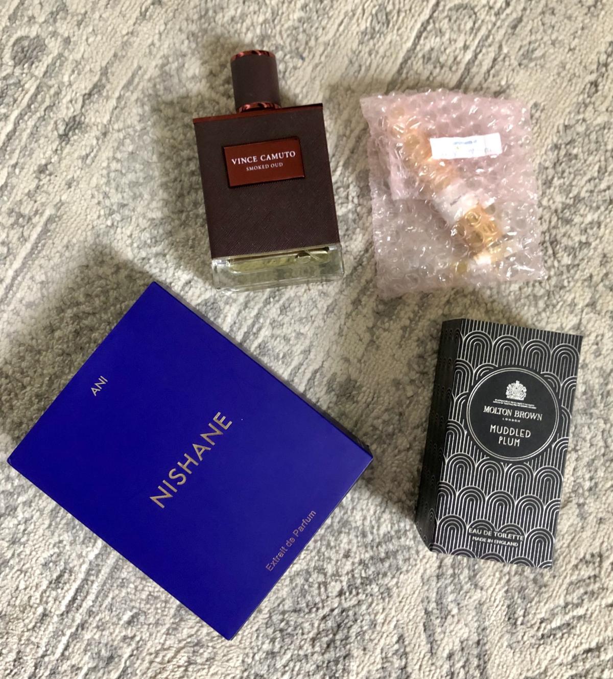 عطر ادکلن اسموکد عود وینس کاموتو - Smoked Oud Vince Camuto - بررسی، قیمت و خرید