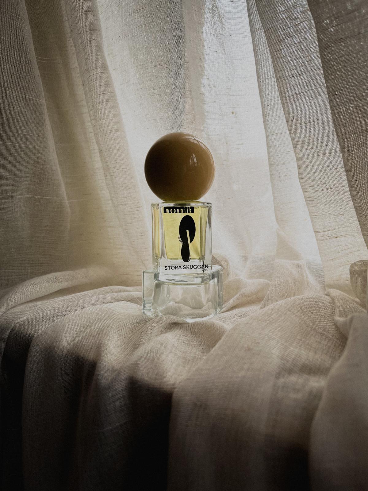 عطر ادکلن مون‌میلک استورا اسکواگان - Moonmilk Stora Skuggan - بررسی، قیمت و خرید