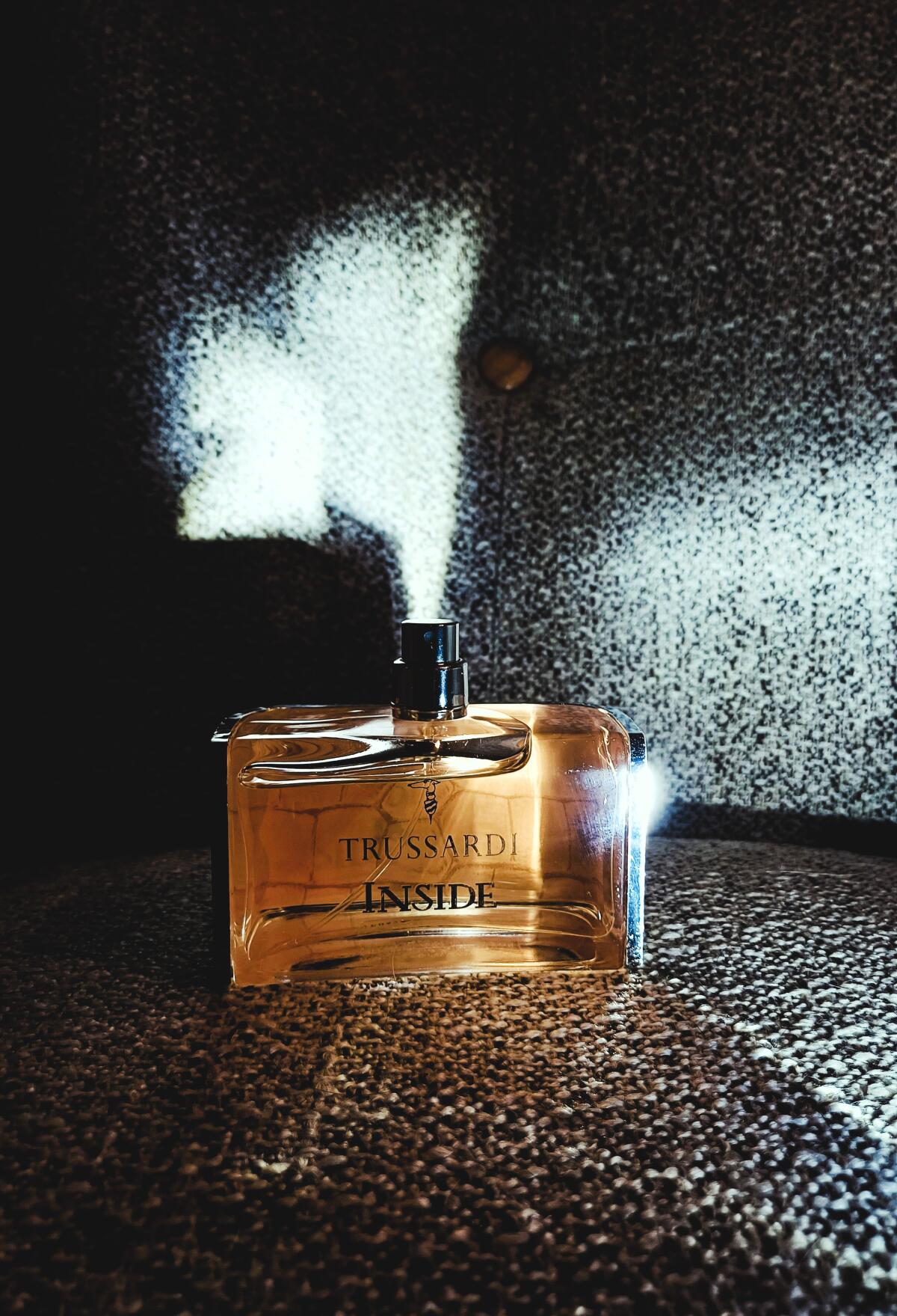 عطر ادکلن تروساردی اینساید فور ویمن تروساردی - Trussardi Inside for women Trussardi - بررسی، قیمت و خرید