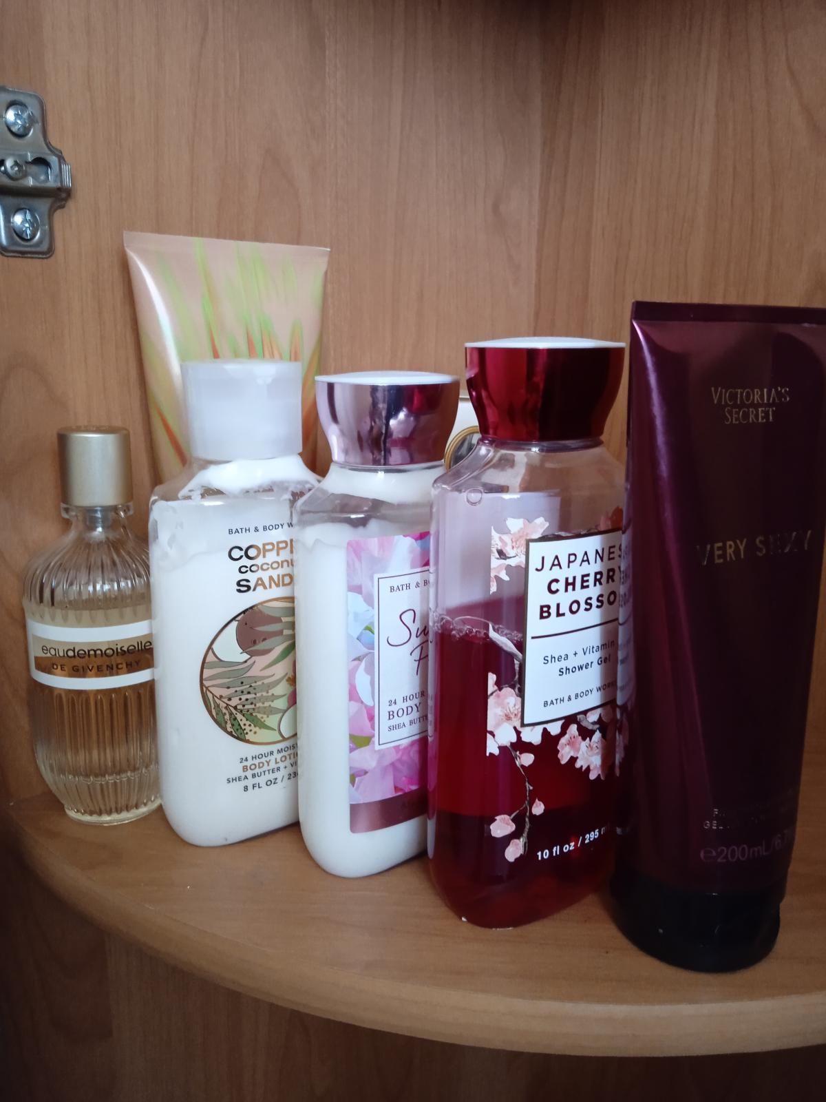 عطر ادکلن بار وانیلا دکدنت ویکتوریا سیکرت - Bare Vanilla Decadent Victoria's Secret - بررسی، قیمت و خرید
