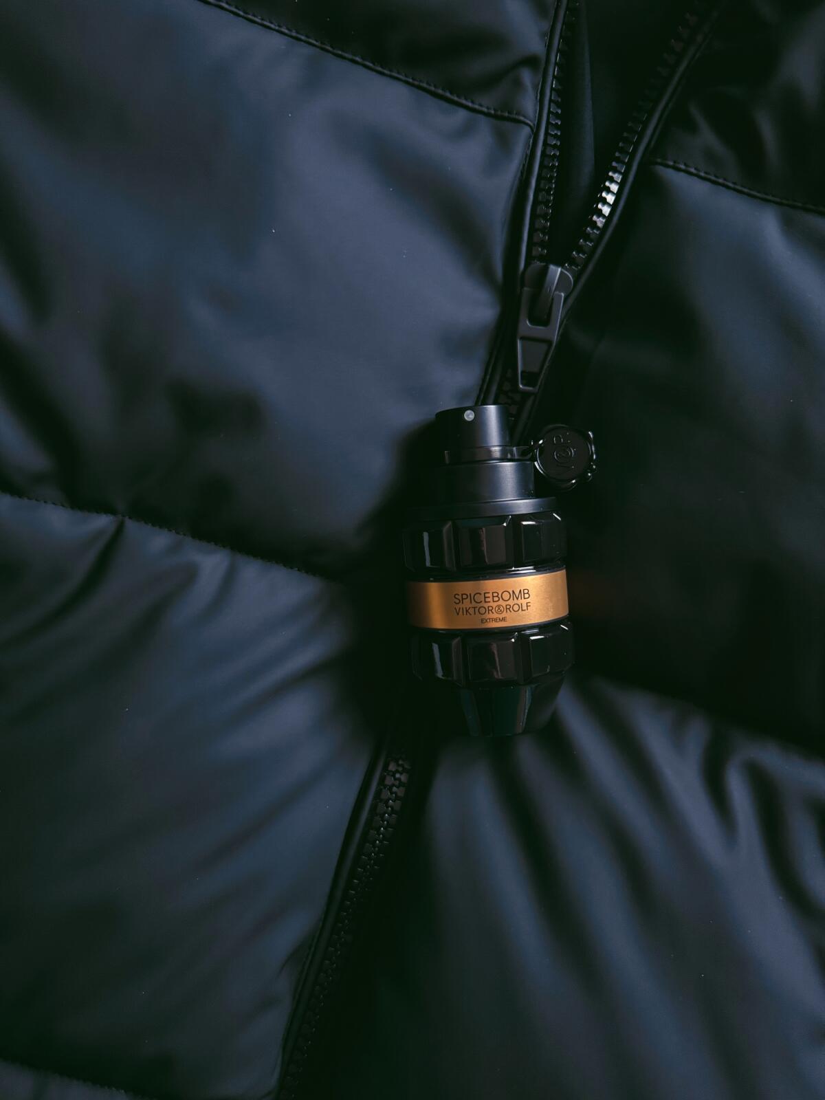 عطر ادکلن اسپایس بمب اکستریم ویکتور اند رولف - Spicebomb Extreme Viktor&Rolf - بررسی، قیمت و خرید