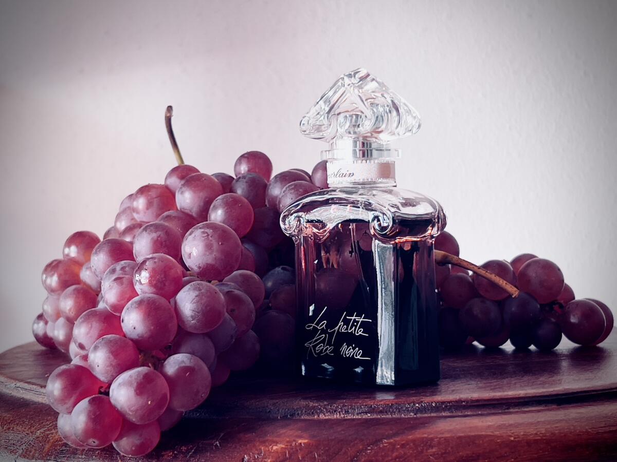 عطر ادکلن لا پتیت روب نوآر گرلن - La Petite Robe Noire Guerlain - بررسی، قیمت و خرید