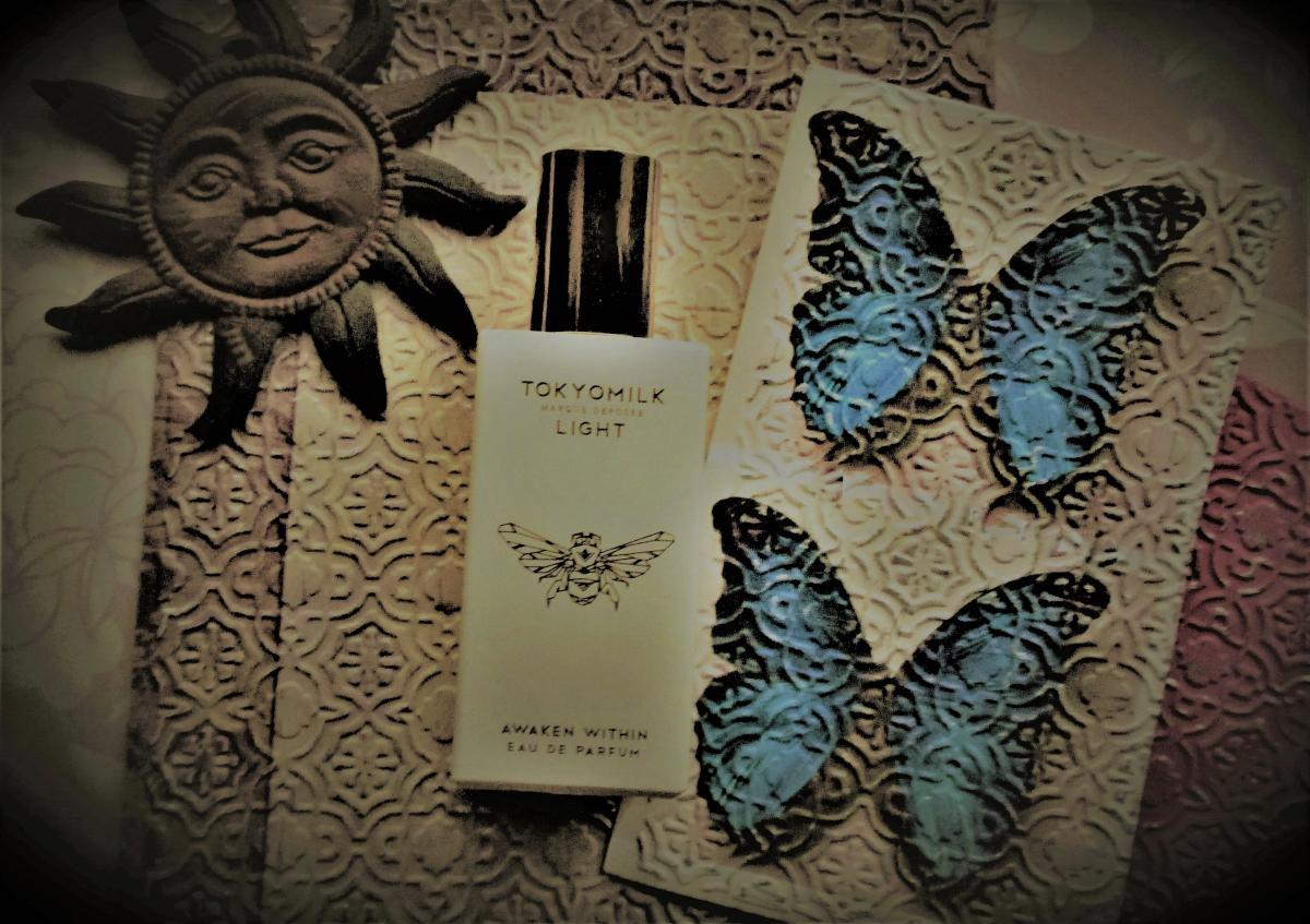 عطر ادکلن اواکِن ویتین نامبر دو توکیو میلک پرفیومری کویوریوسیتی - Awaken Within No. 02 Tokyo Milk Parfumerie Curiosite - بررسی، قیمت و خرید