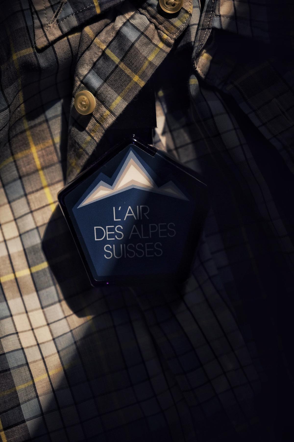 عطر ادکلن ل ایر دس آلپ سوئیس تاور پرفیومز - L'Air Des Alpes Suisses Tauer Perfumes - بررسی، قیمت و خرید