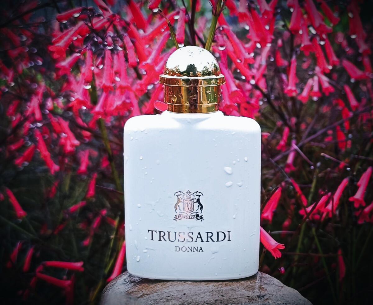 عطر ادکلن ترساردی دونا ترساردی - Trussardi Donna (2011) Trussardi - بررسی، قیمت و خرید