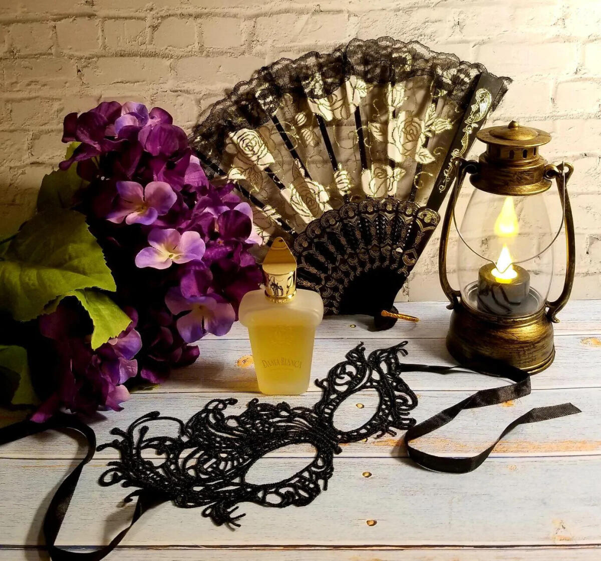 عطر ادکلن داما بیانکا زرجوف - Dama Bianca Xerjoff - بررسی، قیمت و خرید