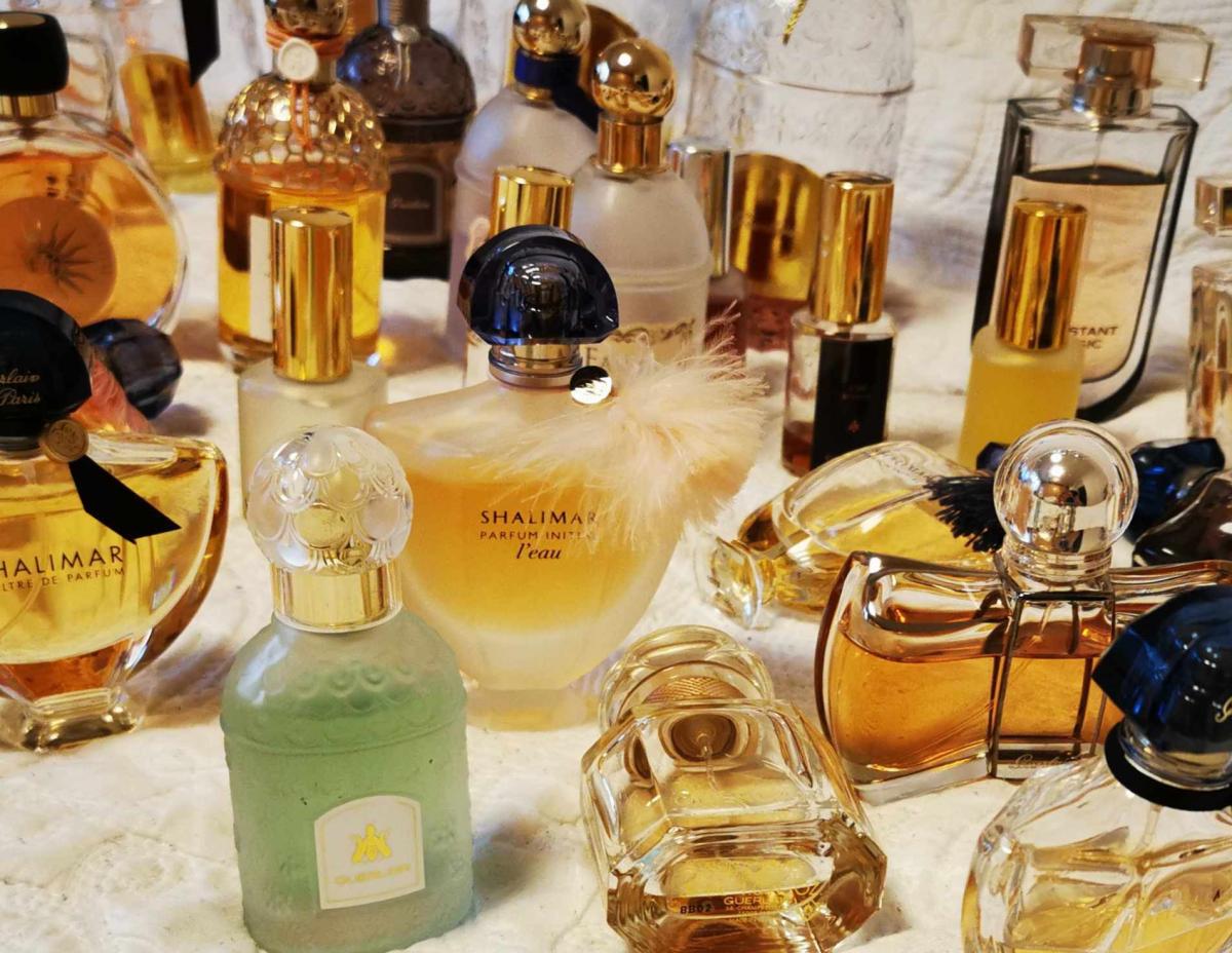 عطر ادکلن گرلن شالیمار پارفوم اینیشیال لئو سی سنشوال گرلن - Guerlain Shalimar Parfum Initial L'Eau Si Sensuelle Guerlain - بررسی، قیمت و خرید